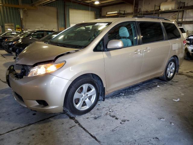 TOYOTA SIENNA LE