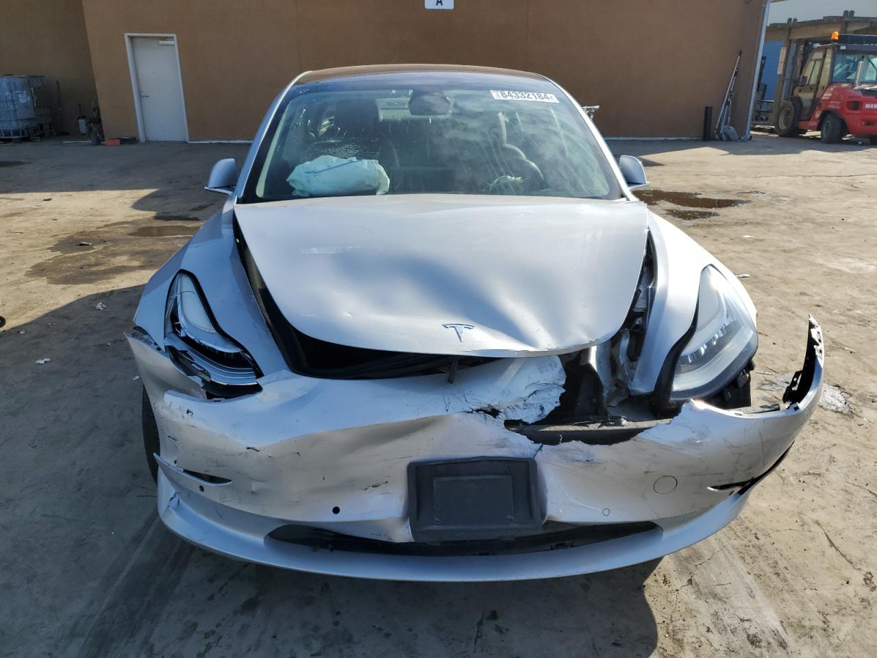 Lot #3028247829 2018 TESLA MODEL 3