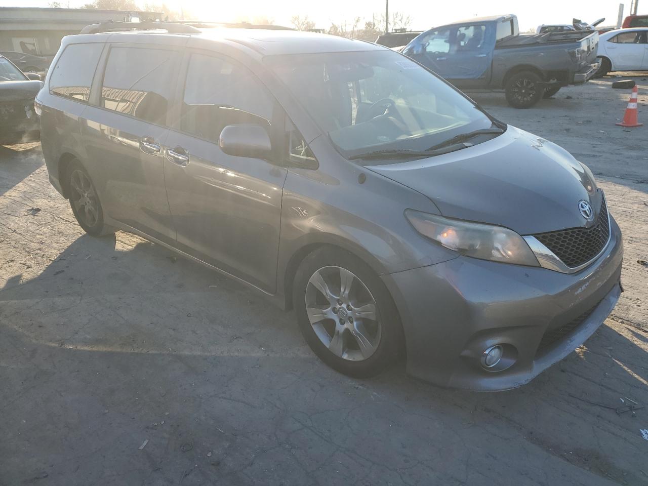 Lot #3029615099 2014 TOYOTA SIENNA SPO