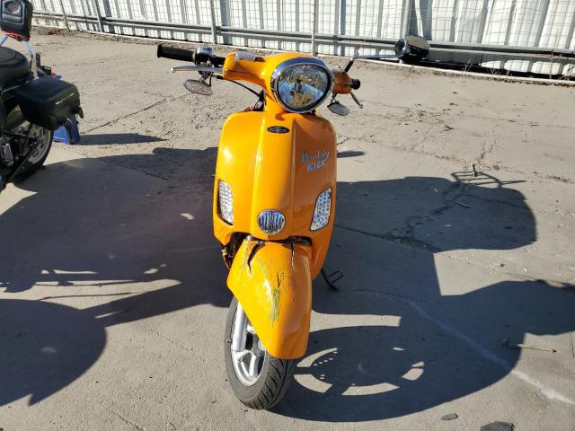 GENUINE SCOOTER CO. BUDDY KICK 2022 orange  gas RFVJFJ10XN1002949 photo #3