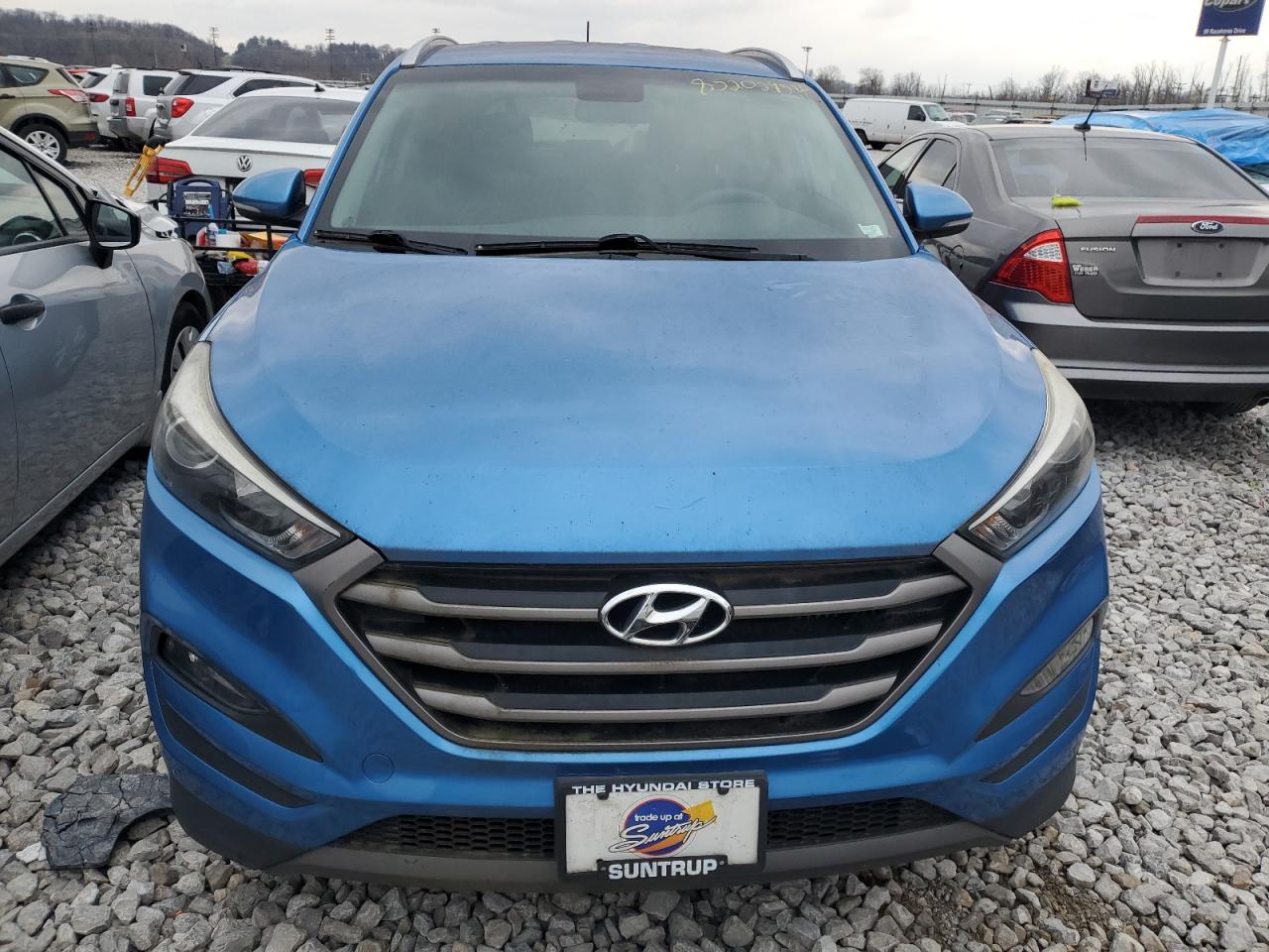 Lot #3030540472 2016 HYUNDAI TUCSON LIM