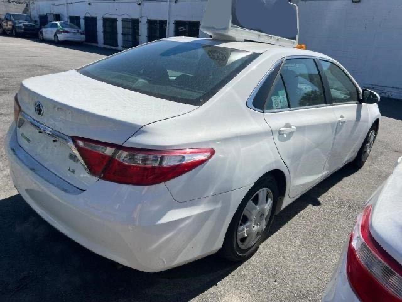 Lot #3037183488 2015 TOYOTA CAMRY HYBR