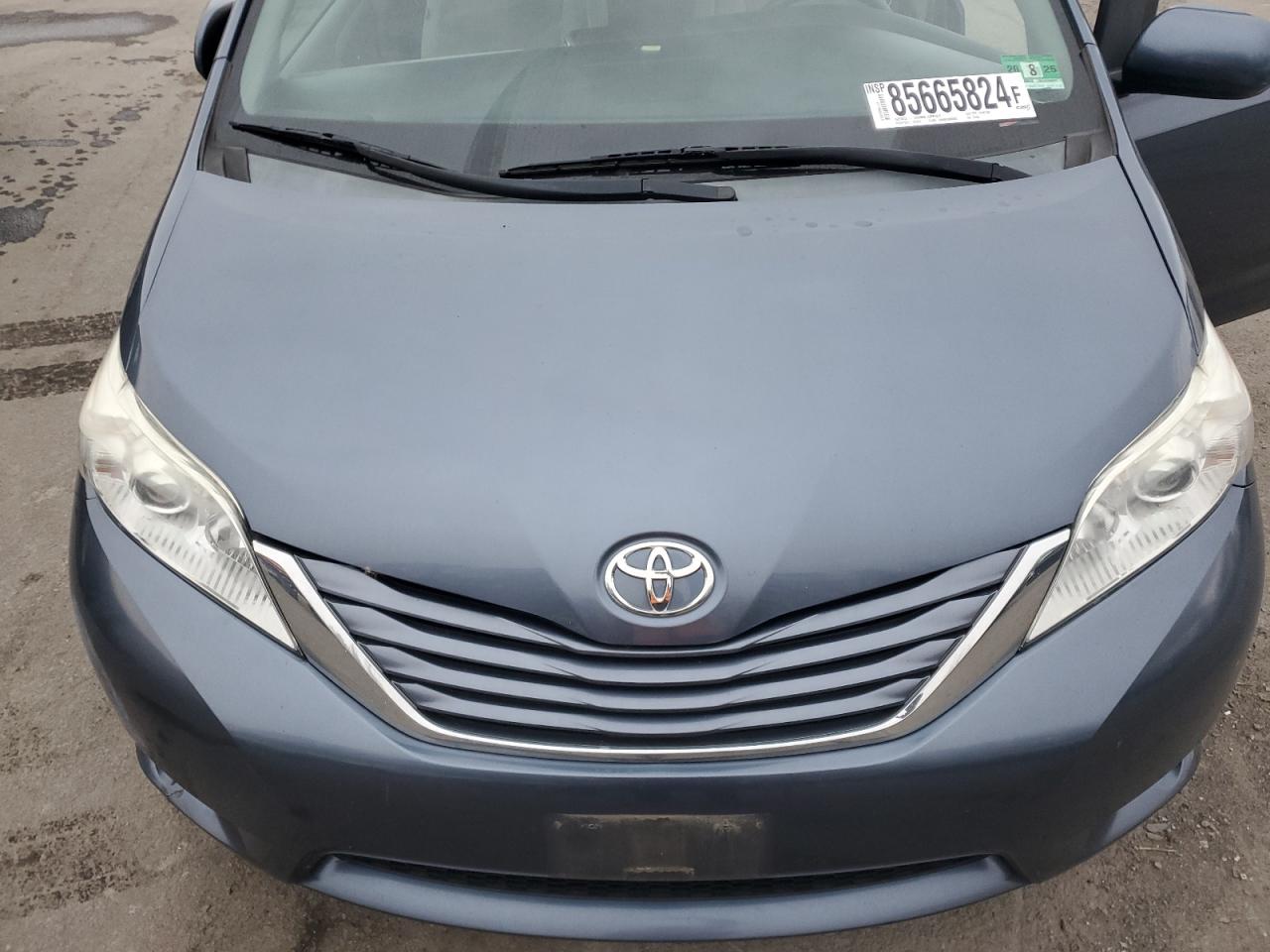 Lot #3040721754 2016 TOYOTA SIENNA LE