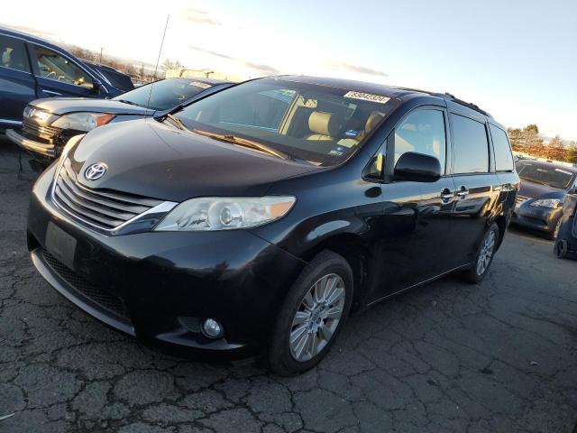 TOYOTA SIENNA XLE