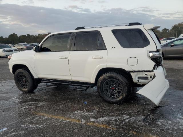 2021 TOYOTA 4RUNNER SR - JTEEU5JR1M5231868