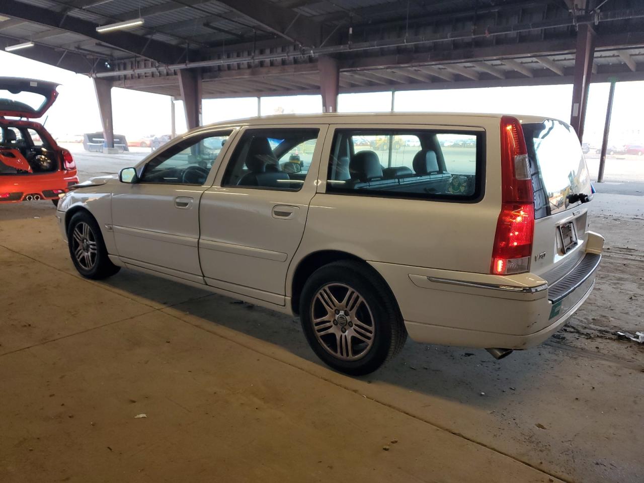 Lot #3024718755 2006 VOLVO V70 2.5T