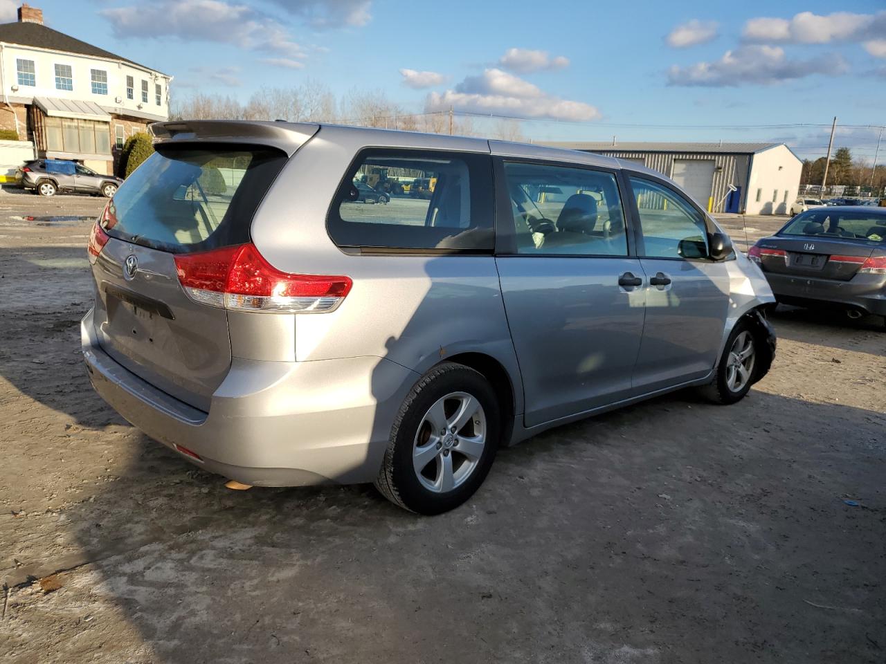 Lot #3037604012 2013 TOYOTA SIENNA