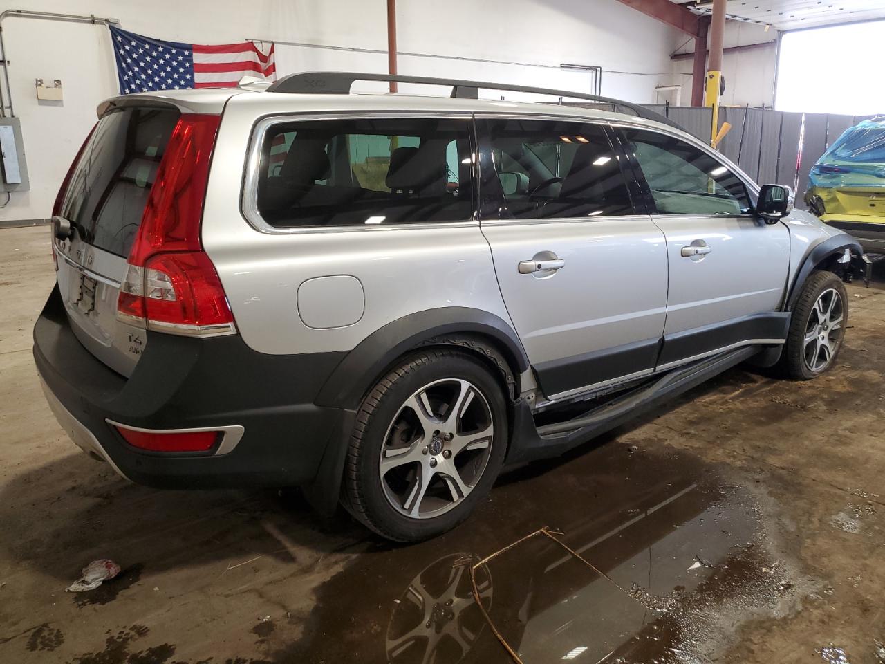 Lot #3033237883 2015 VOLVO XC70 T6 PL