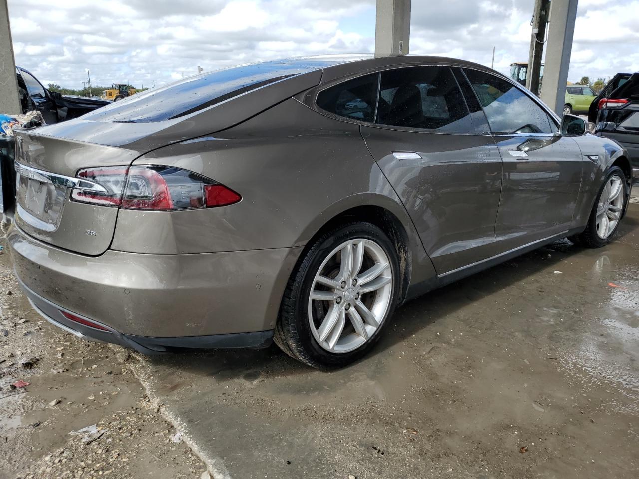 Lot #3037203534 2015 TESLA MODEL S 85