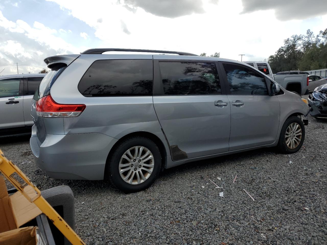 Lot #3041989238 2012 TOYOTA SIENNA XLE