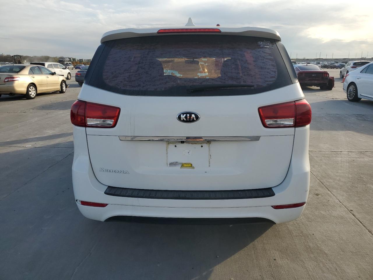 Lot #3024142836 2017 KIA SEDONA L