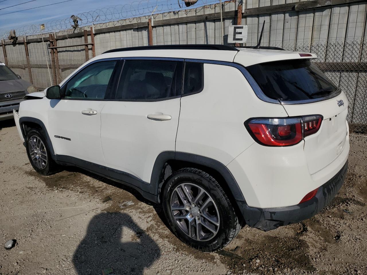 Lot #3037331705 2018 JEEP COMPASS LA