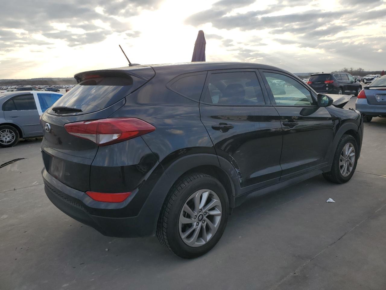 Lot #3034268080 2016 HYUNDAI TUCSON SE