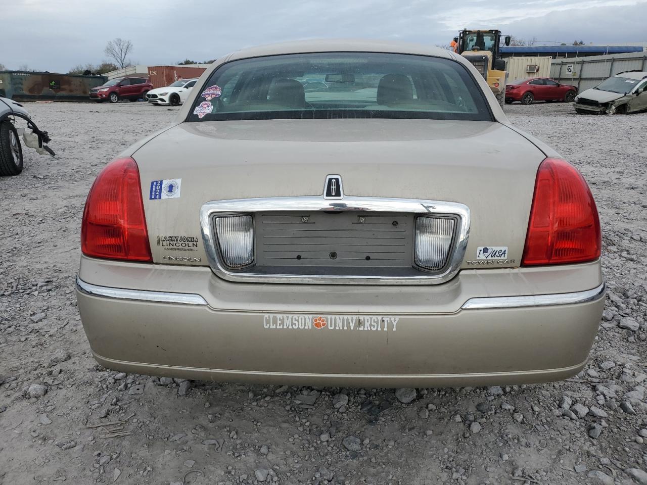 Lot #3034590760 2009 LINCOLN TOWN CAR S