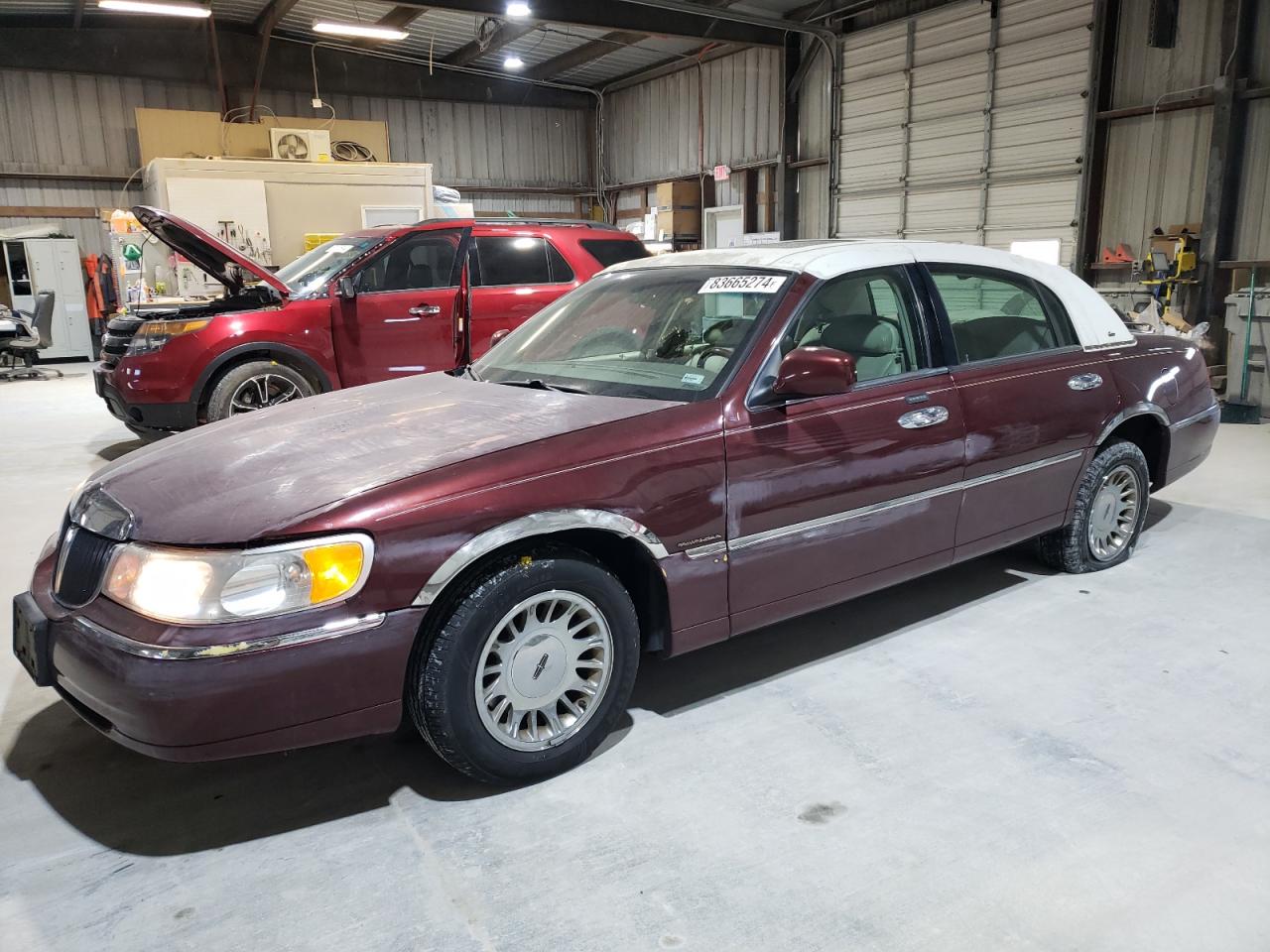 Lot #3026013962 2001 LINCOLN TOWN CAR C