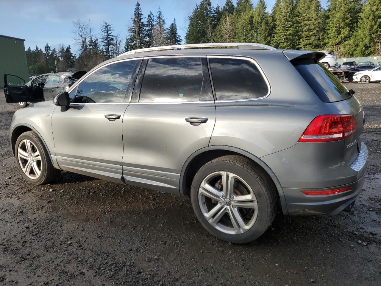 Lot #3037392734 2014 VOLKSWAGEN TOUAREG V6