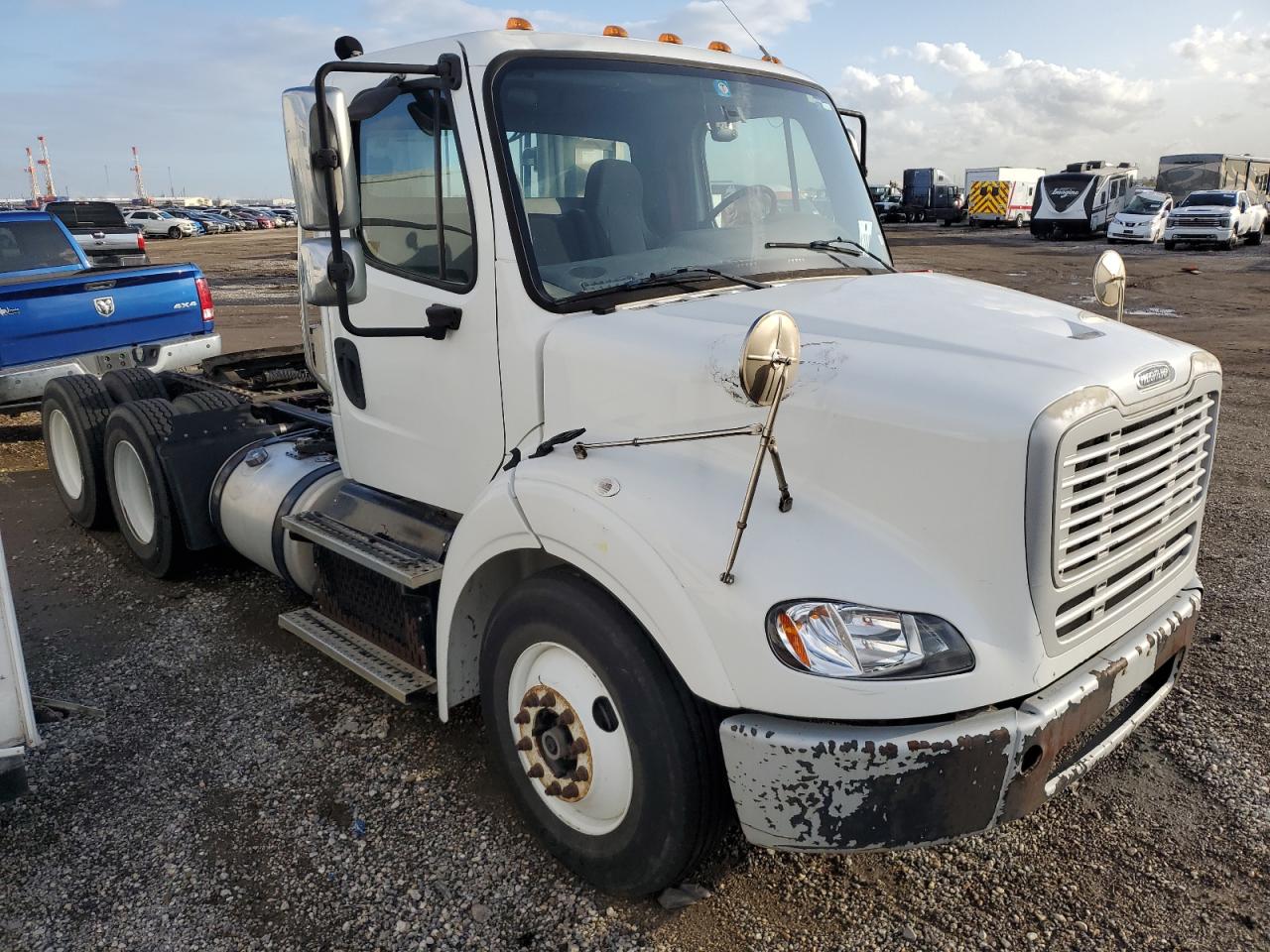 Lot #3041909850 2015 FREIGHTLINER M2 112 MED