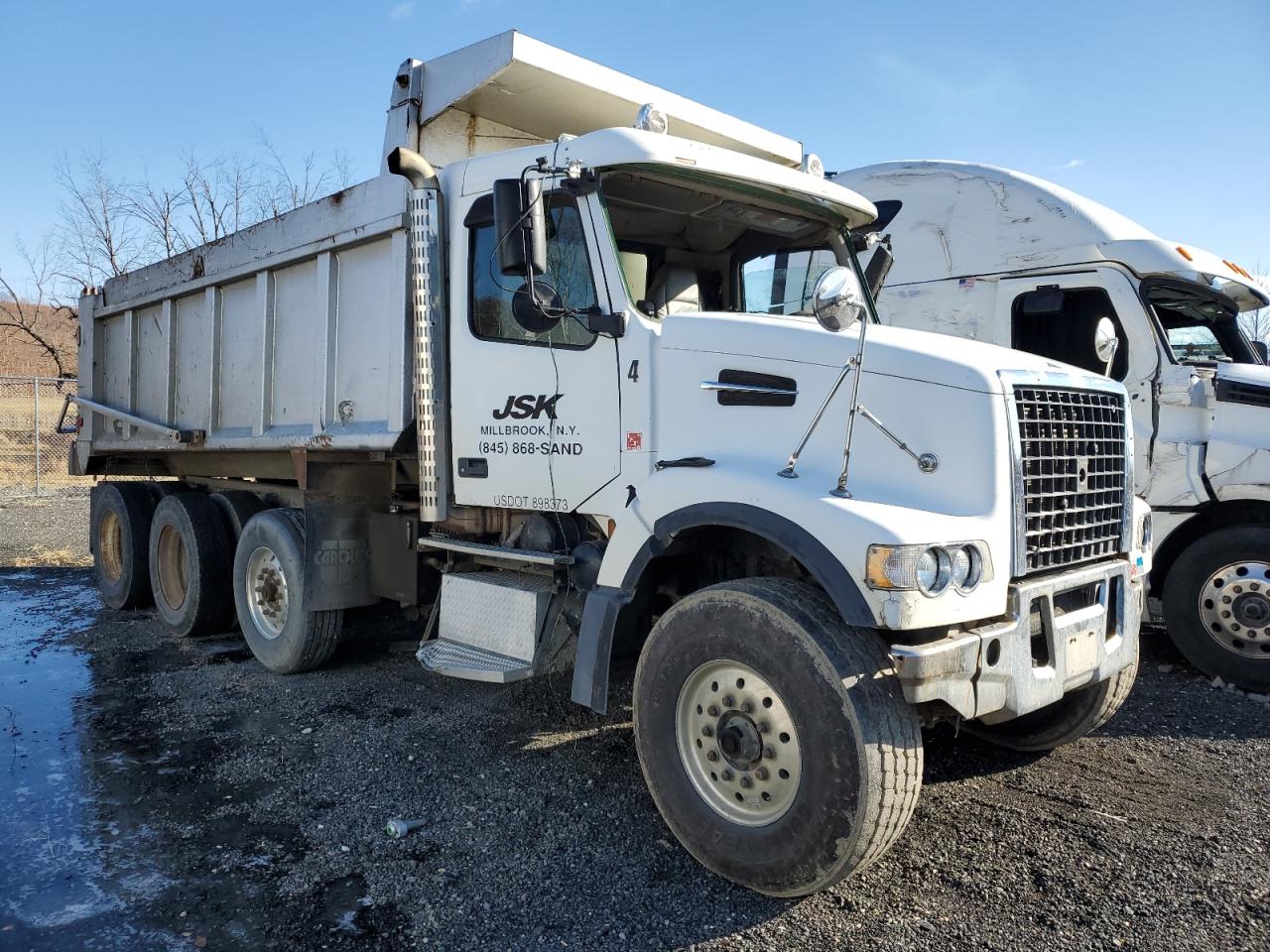 Lot #3056282383 2005 VOLVO VHD