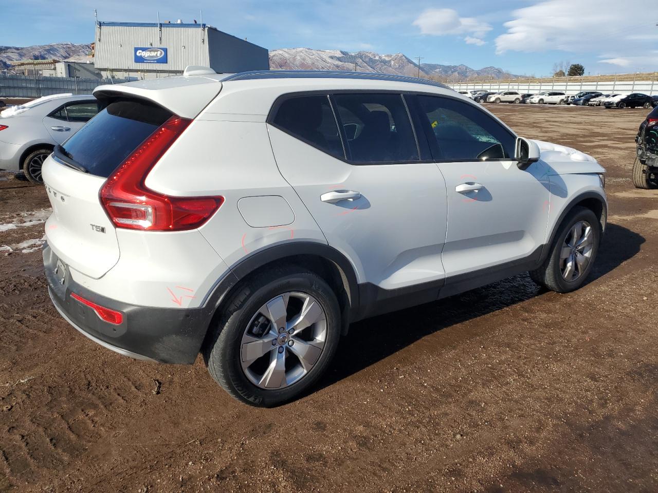 Lot #3045872632 2019 VOLVO XC40 T5 MO