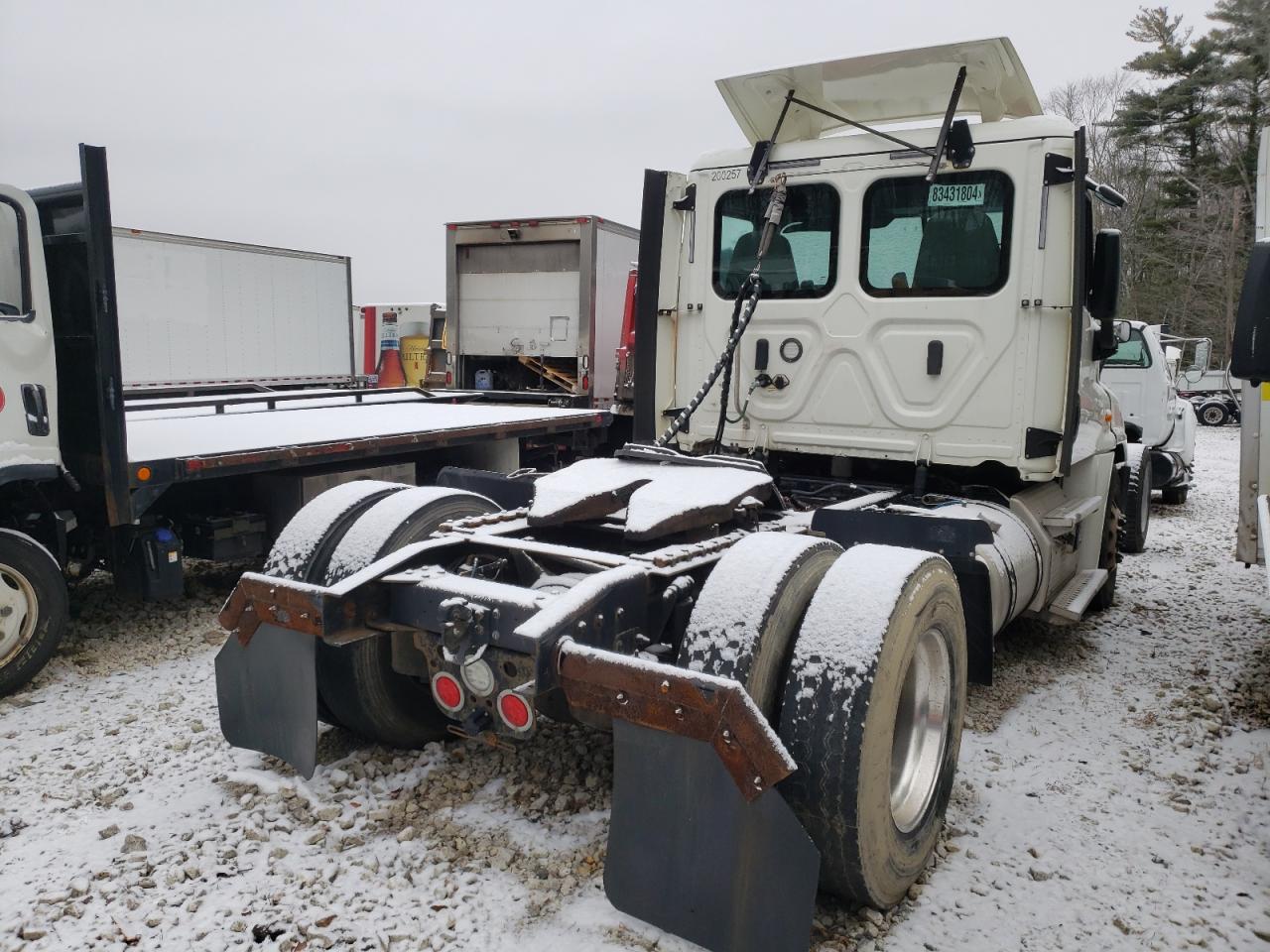 Lot #3034386116 2018 FREIGHTLINER CASCADIA 1