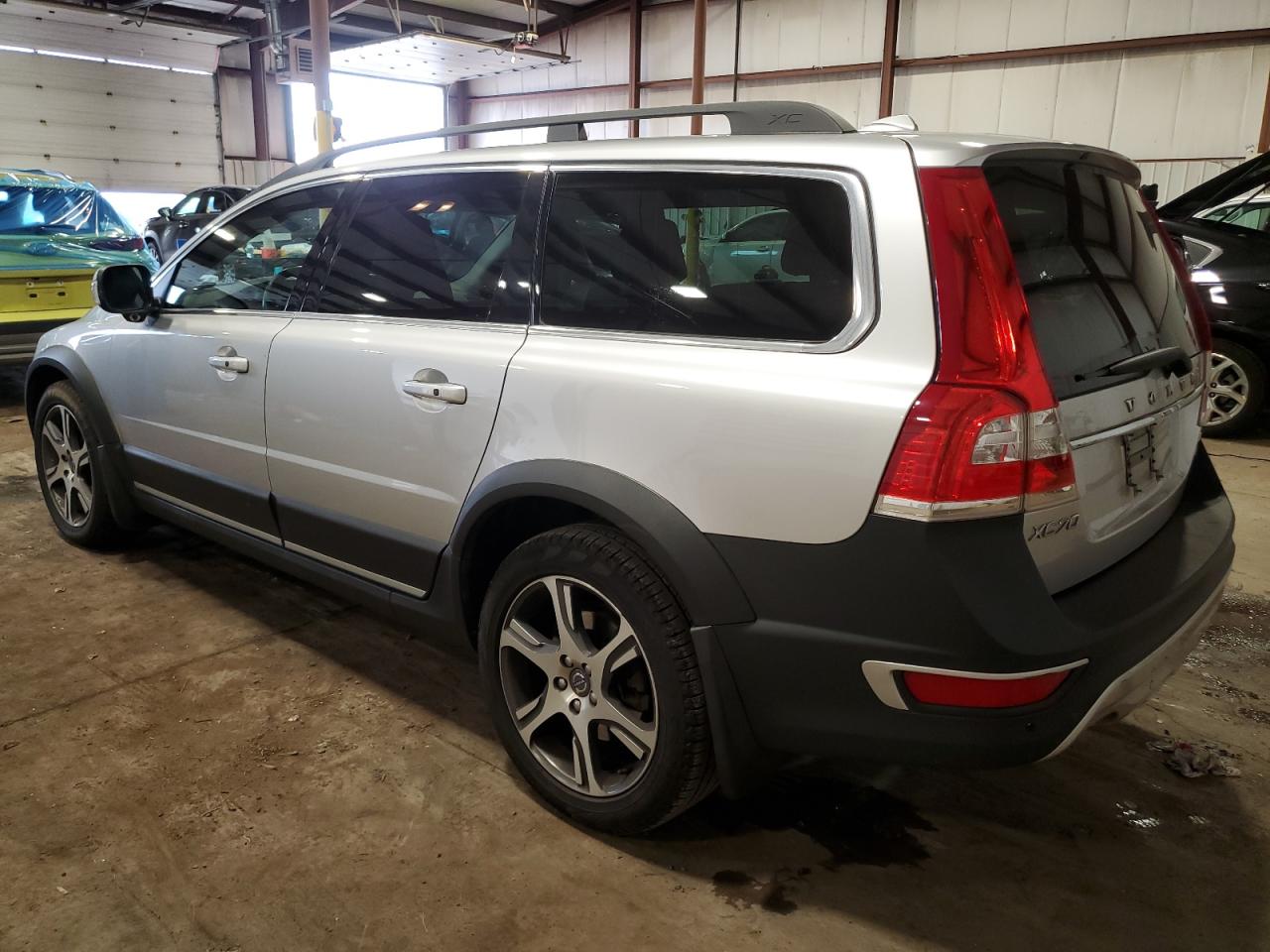 Lot #3033237883 2015 VOLVO XC70 T6 PL