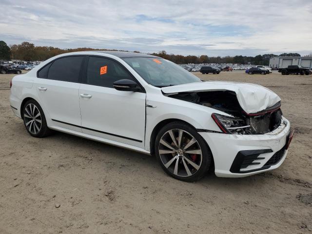 2018 VOLKSWAGEN PASSAT GT 1VWJM7A31JC028798