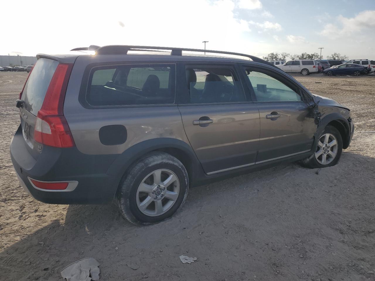 Lot #3052603118 2008 VOLVO XC70