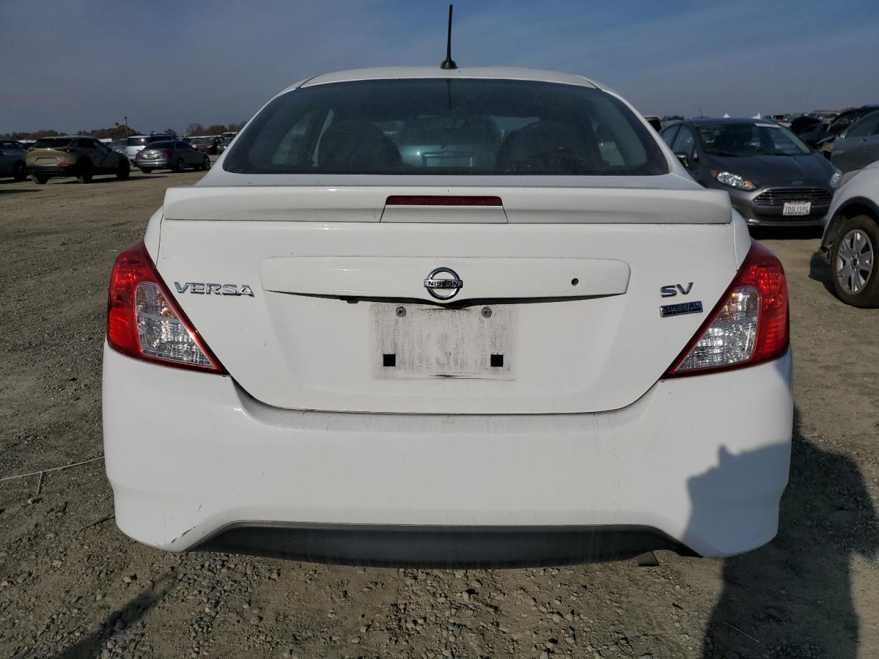 Lot #3024939398 2018 NISSAN VERSA S