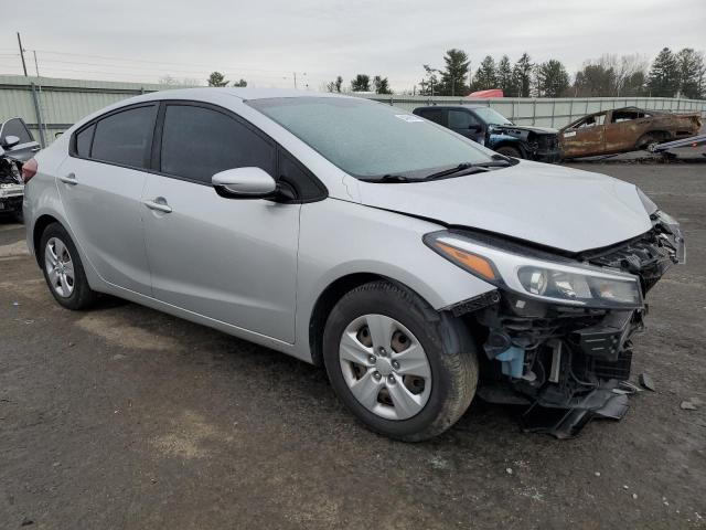 VIN 3KPFK4A70JE230461 2018 KIA FORTE no.4