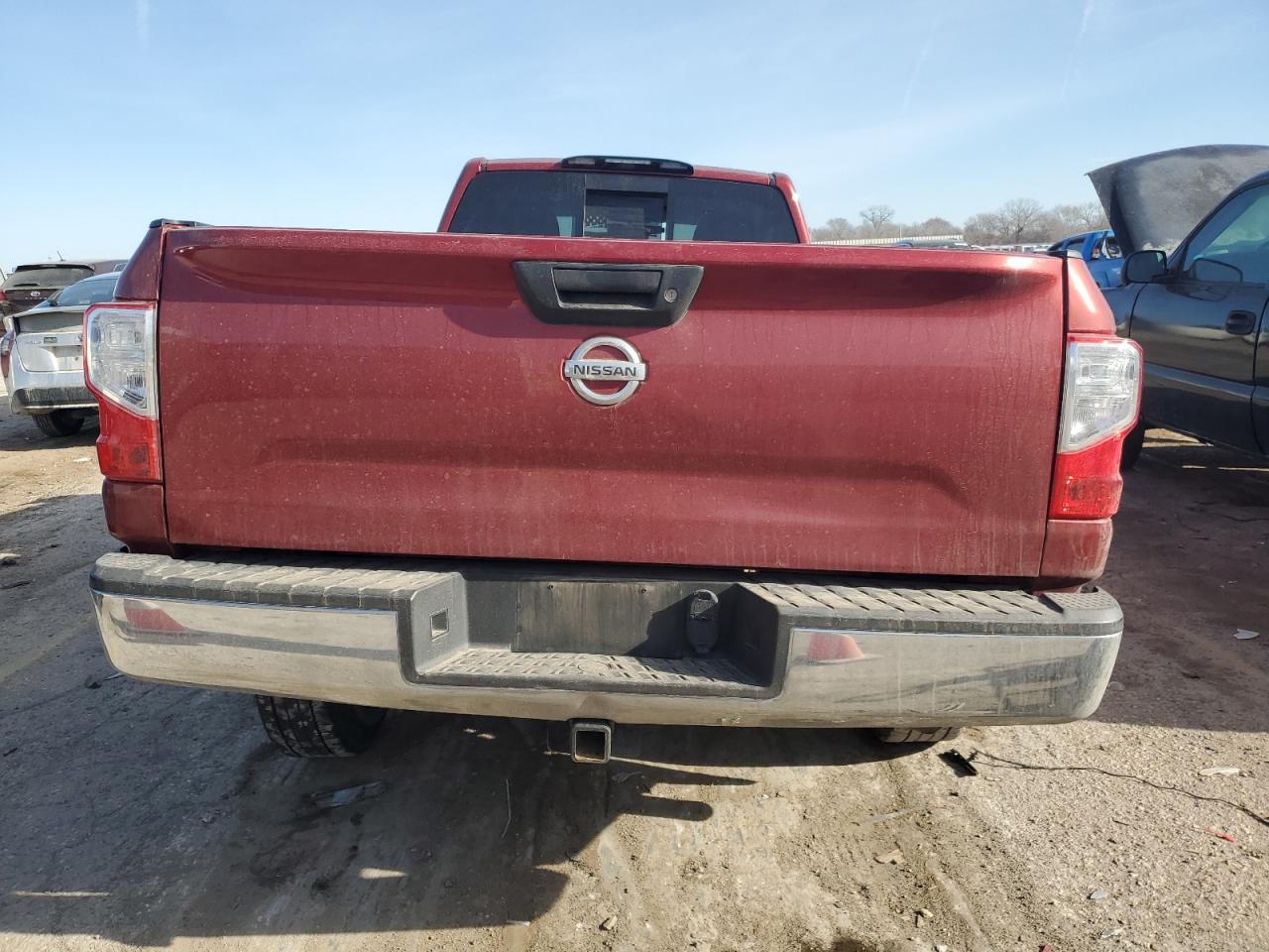 NISSAN TITAN S