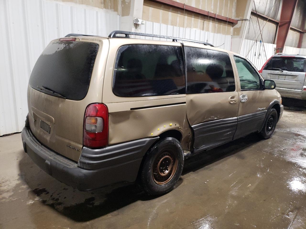 Lot #3033092004 2005 PONTIAC MONTANA