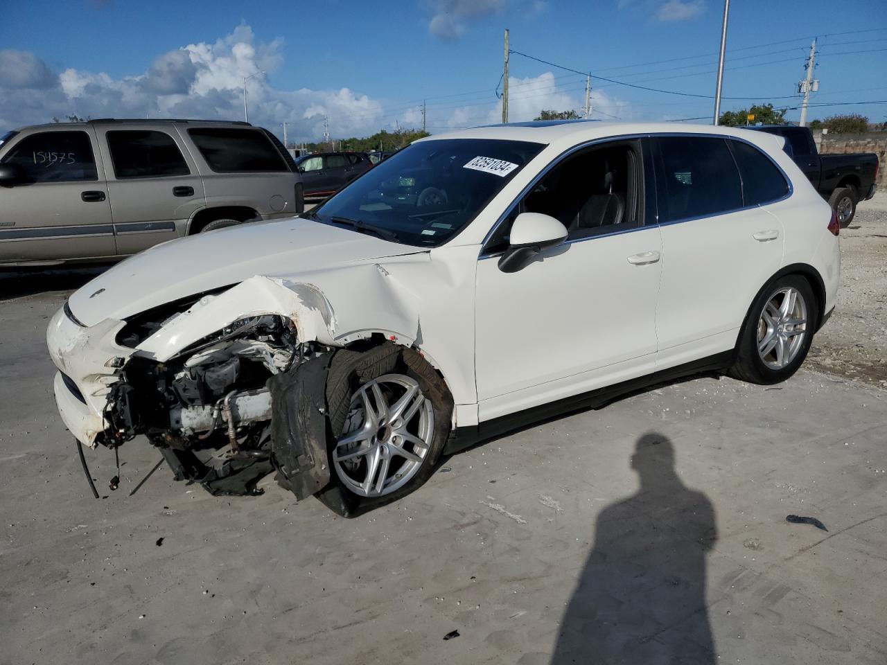  Salvage Porsche Cayenne