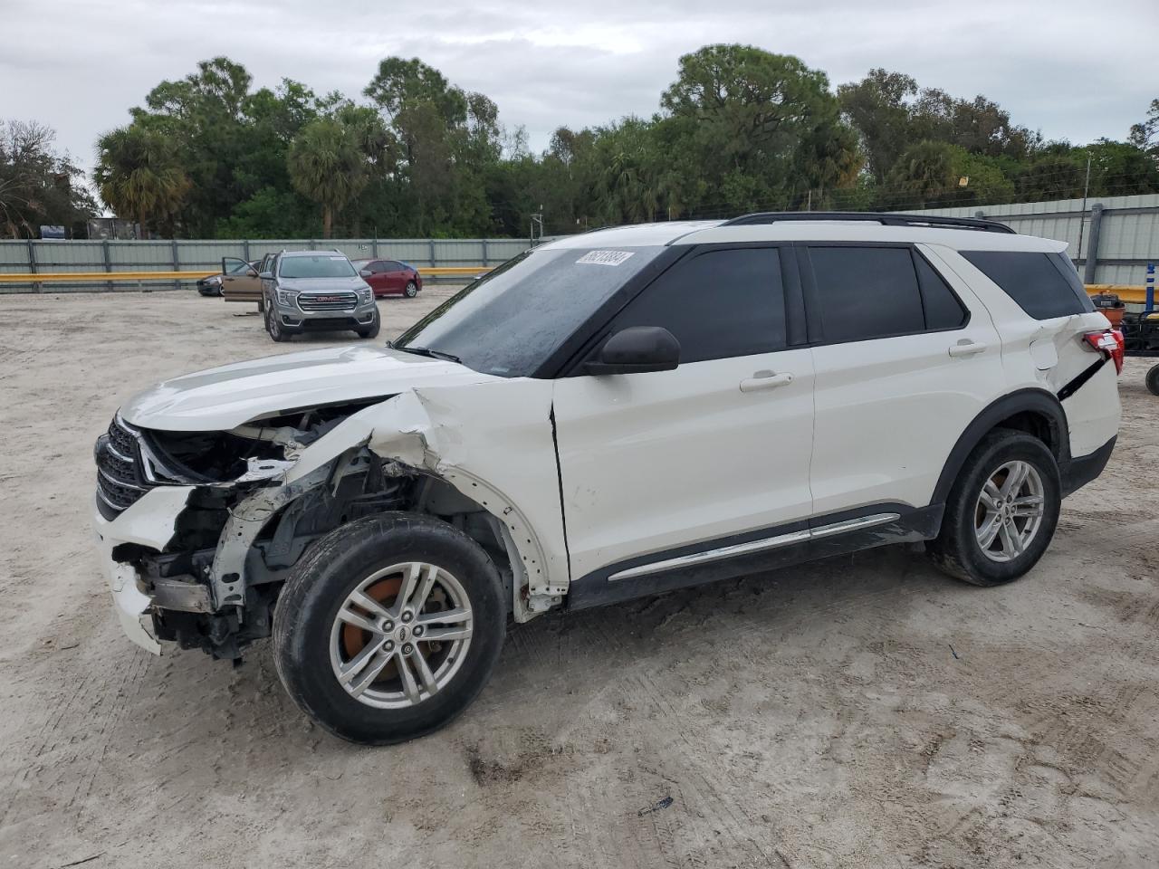  Salvage Ford Explorer