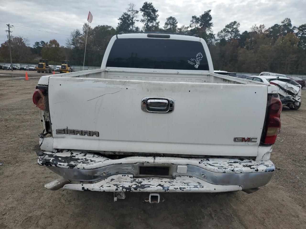 Lot #3027030801 2004 GMC NEW SIERRA