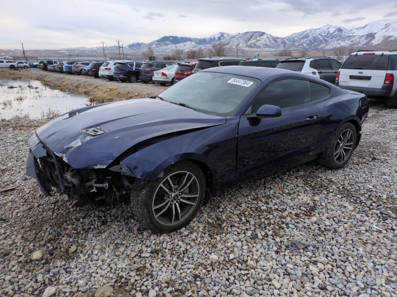  Salvage Ford Mustang