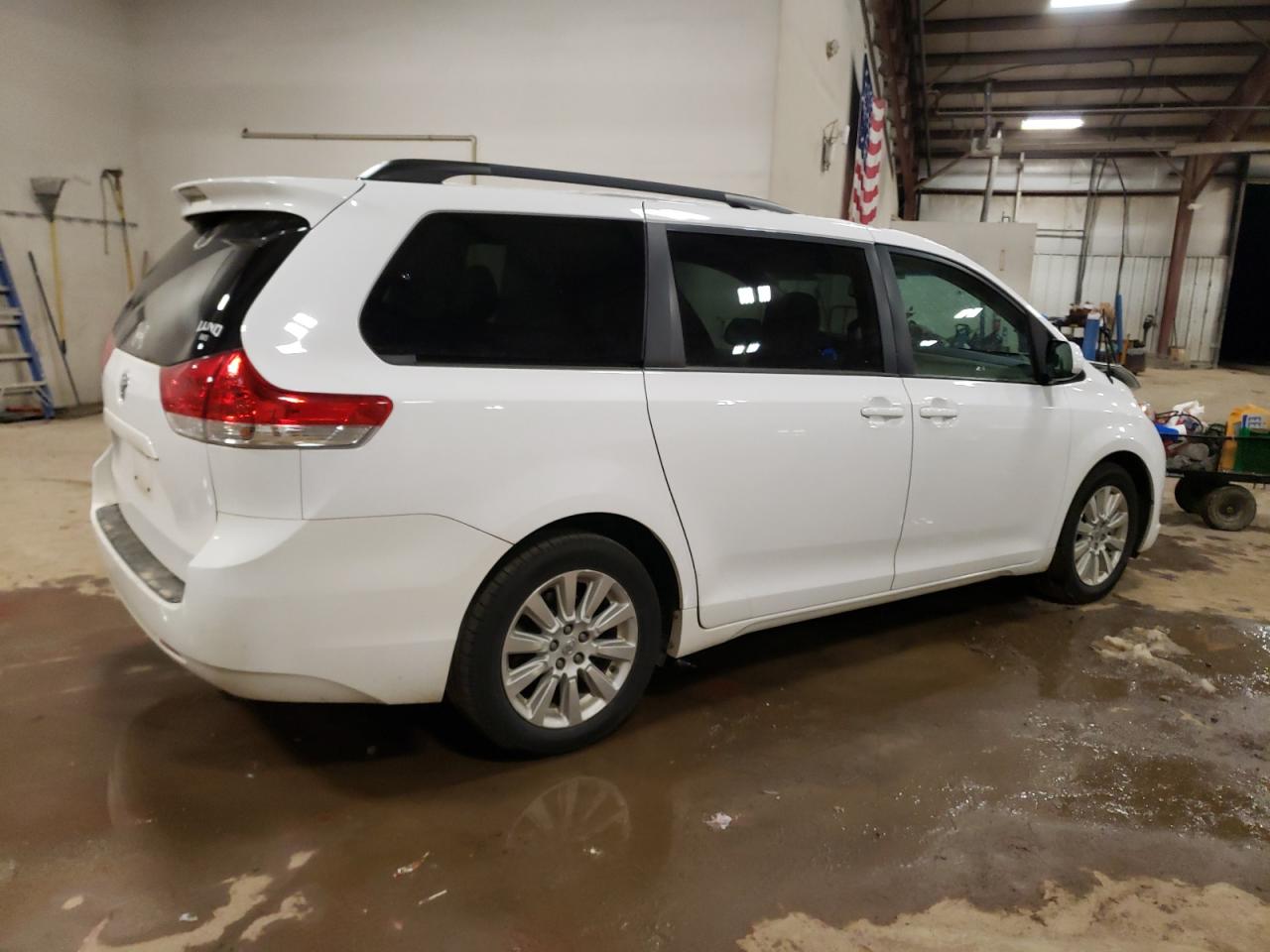 Lot #3028574920 2013 TOYOTA SIENNA XLE