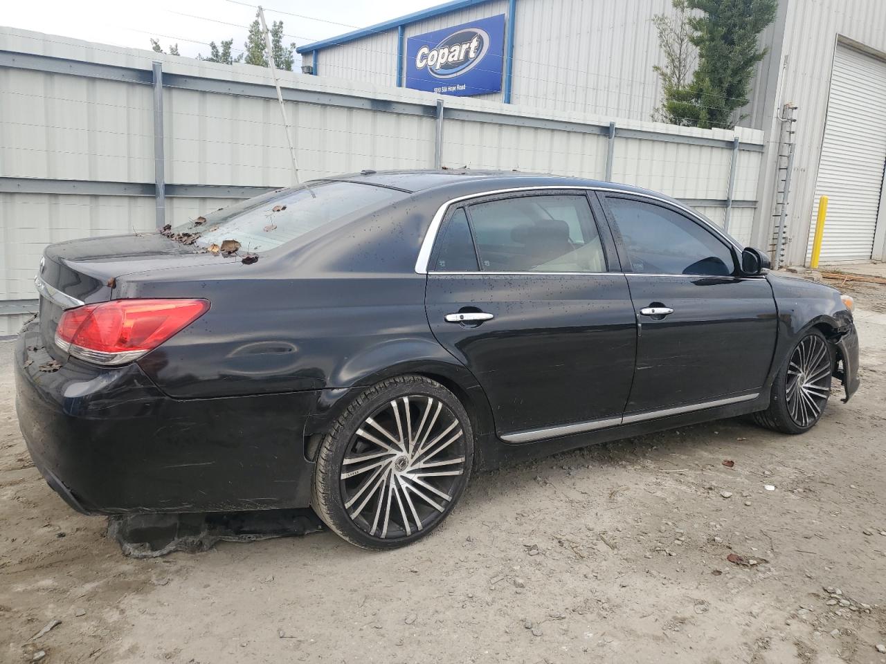 Lot #3030699111 2011 TOYOTA AVALON BAS