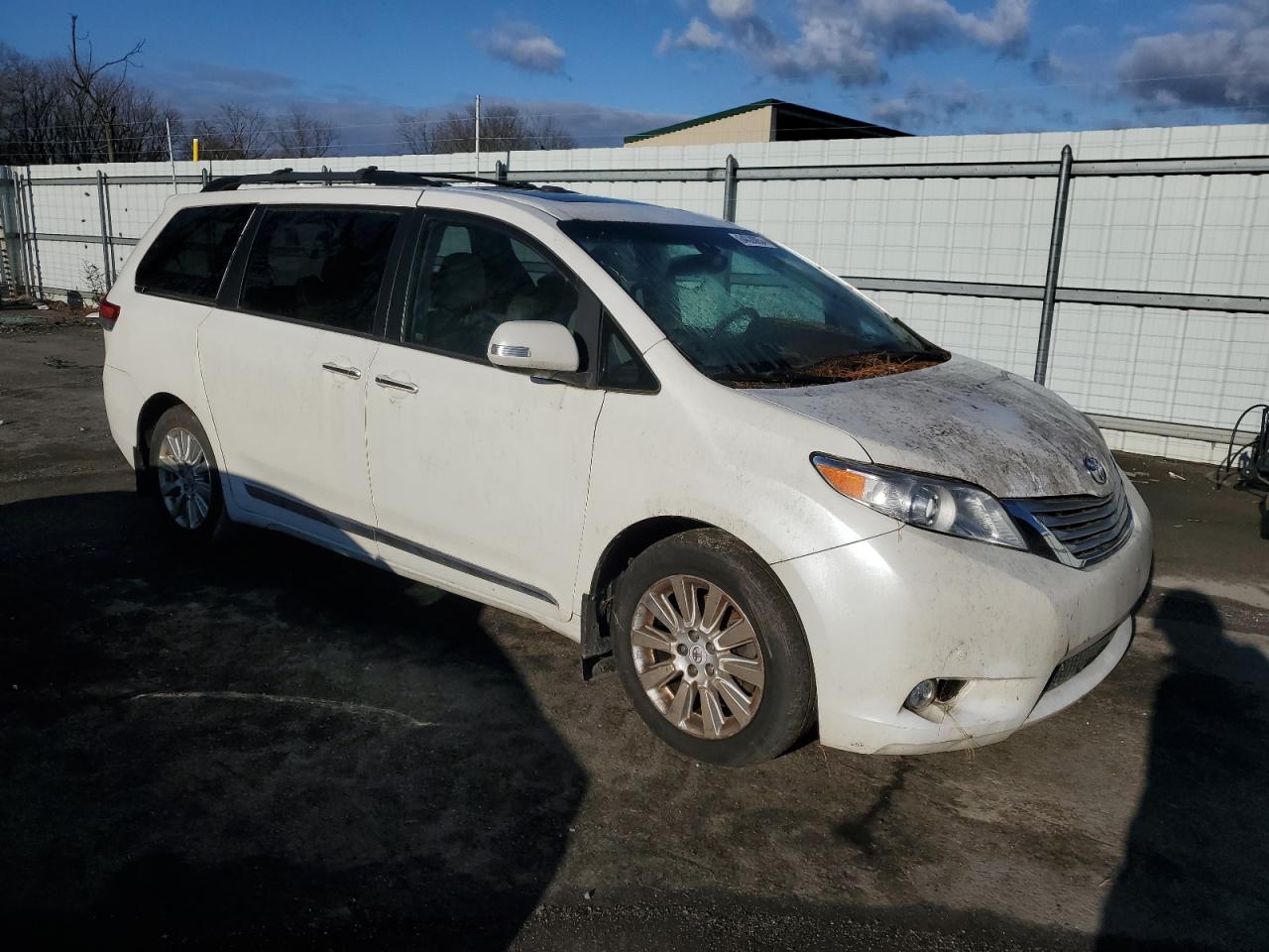 Lot #3034285080 2013 TOYOTA SIENNA XLE