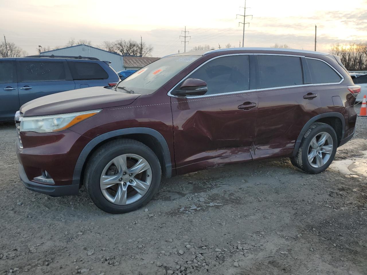  Salvage Toyota Highlander