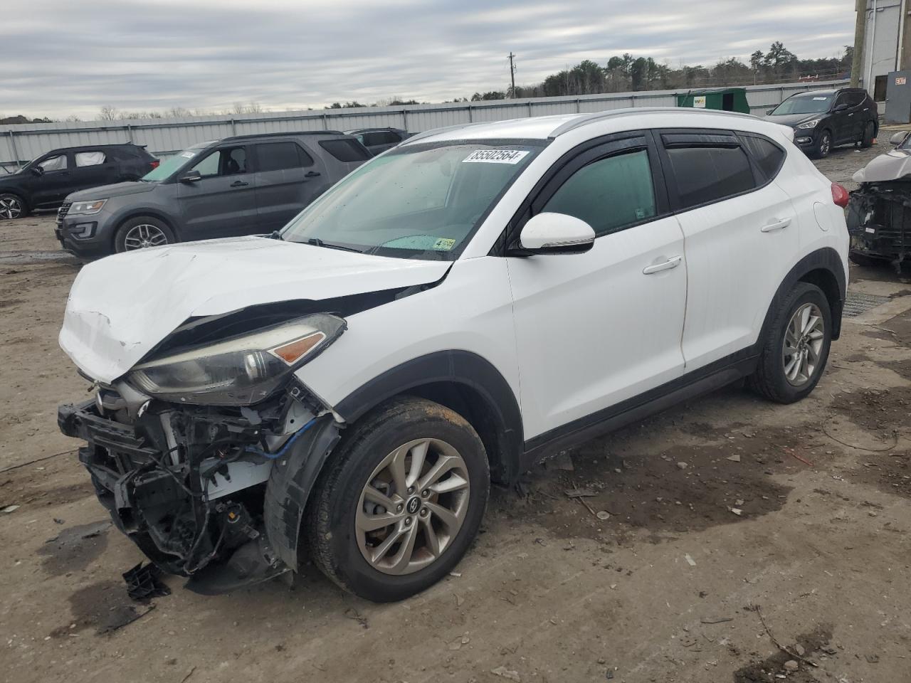  Salvage Hyundai TUCSON