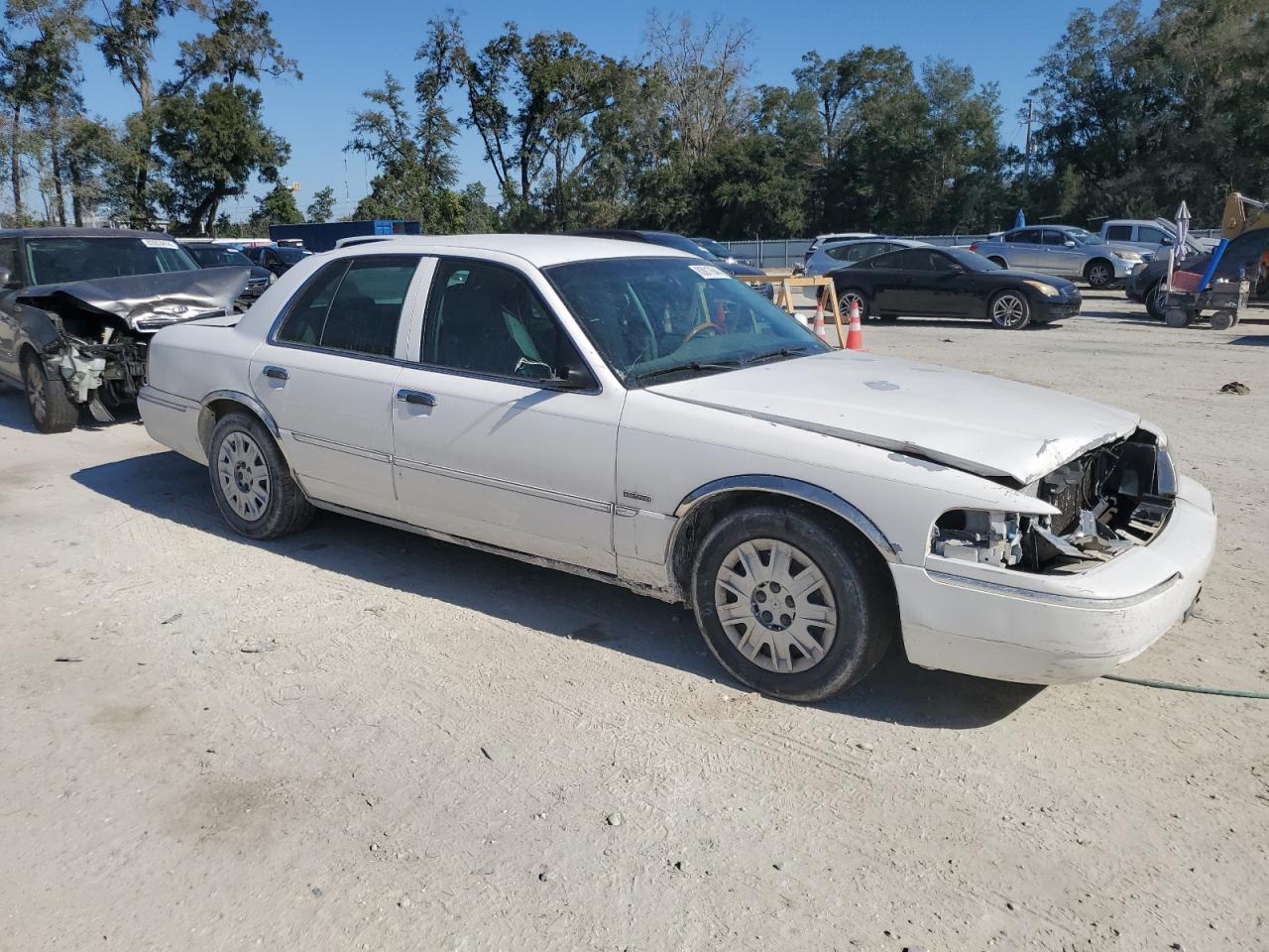 Lot #3023782961 2003 MERCURY MARQUIS