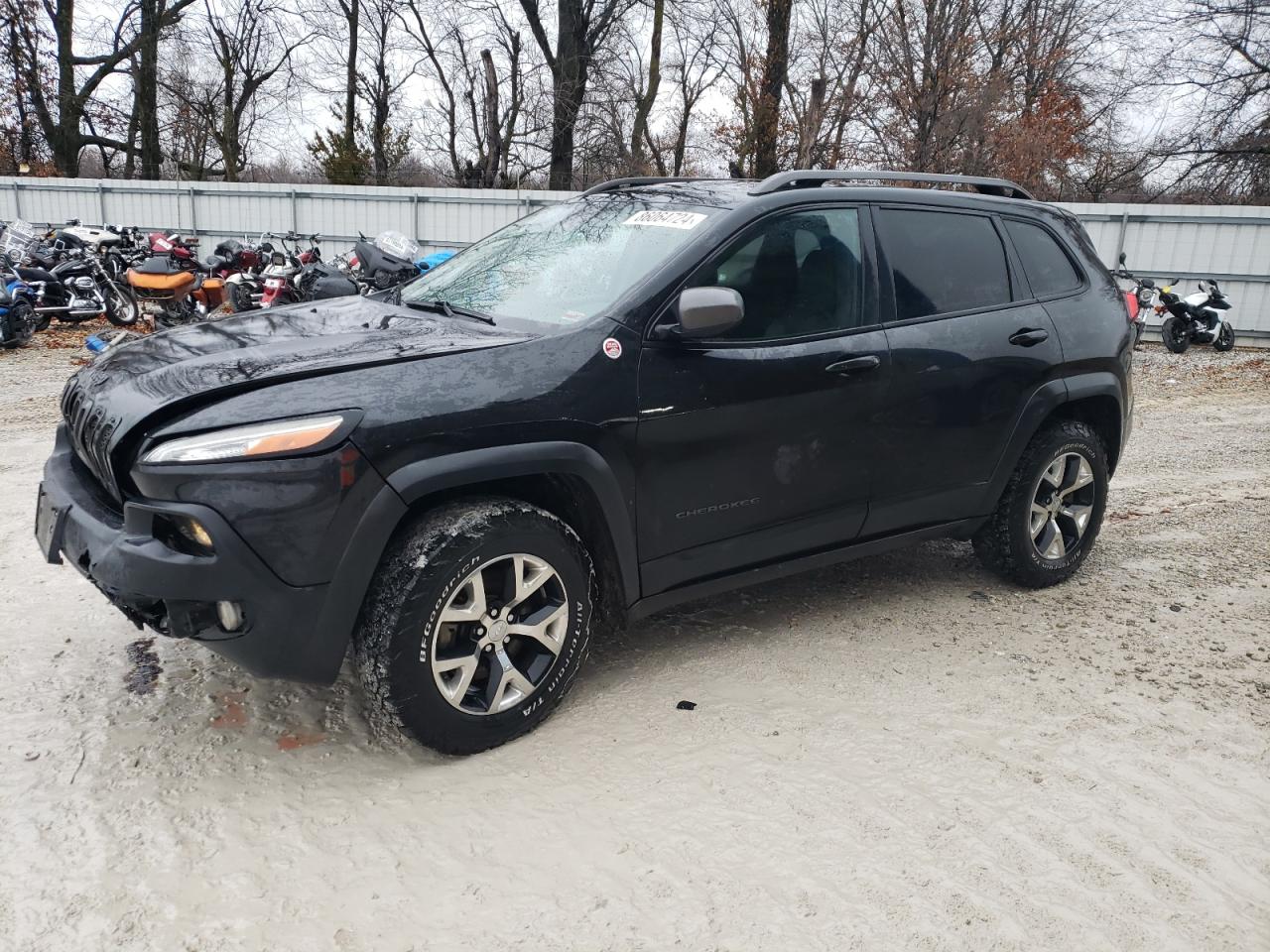  Salvage Jeep Cherokee