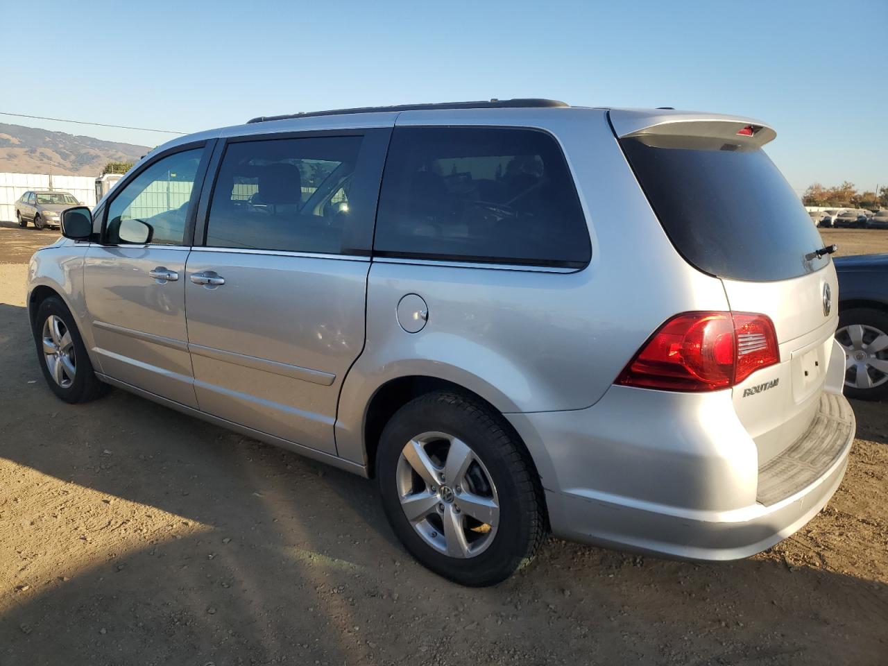 Lot #3032990002 2011 VOLKSWAGEN ROUTAN SE