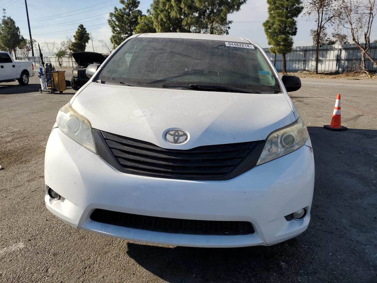 Lot #3033082026 2015 TOYOTA SIENNA