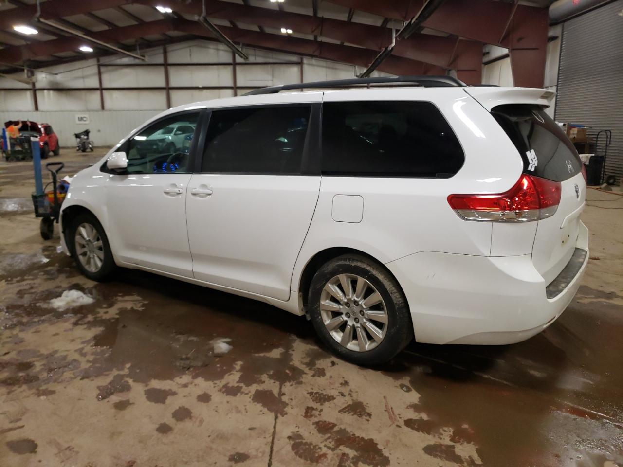 Lot #3028574920 2013 TOYOTA SIENNA XLE