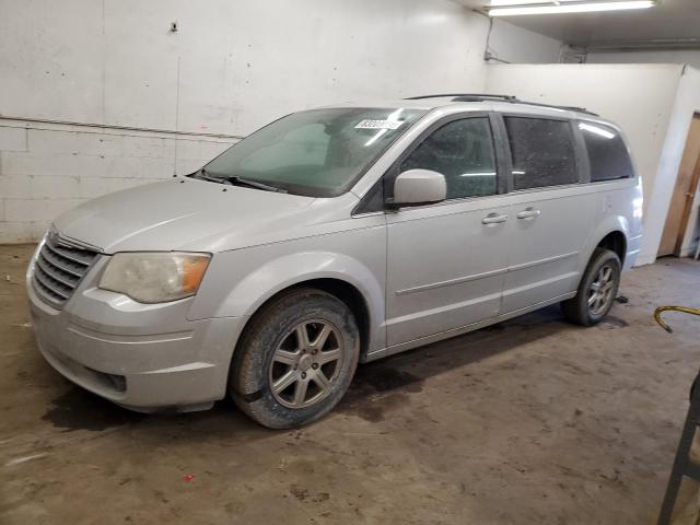 2010 CHRYSLER TOWN & COU #3024885391