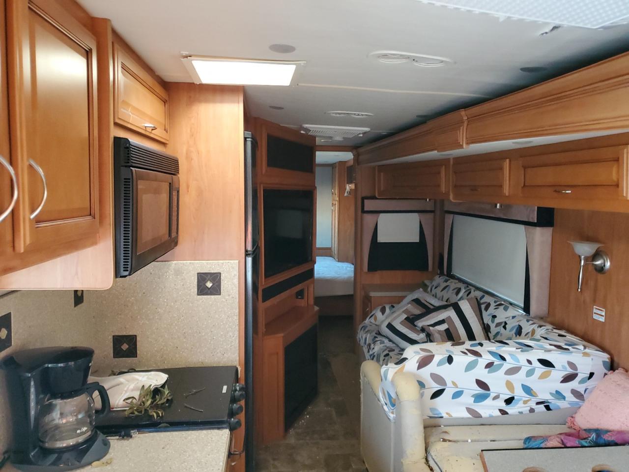 Lot #3034426723 2012 FTWD MOTORHOME