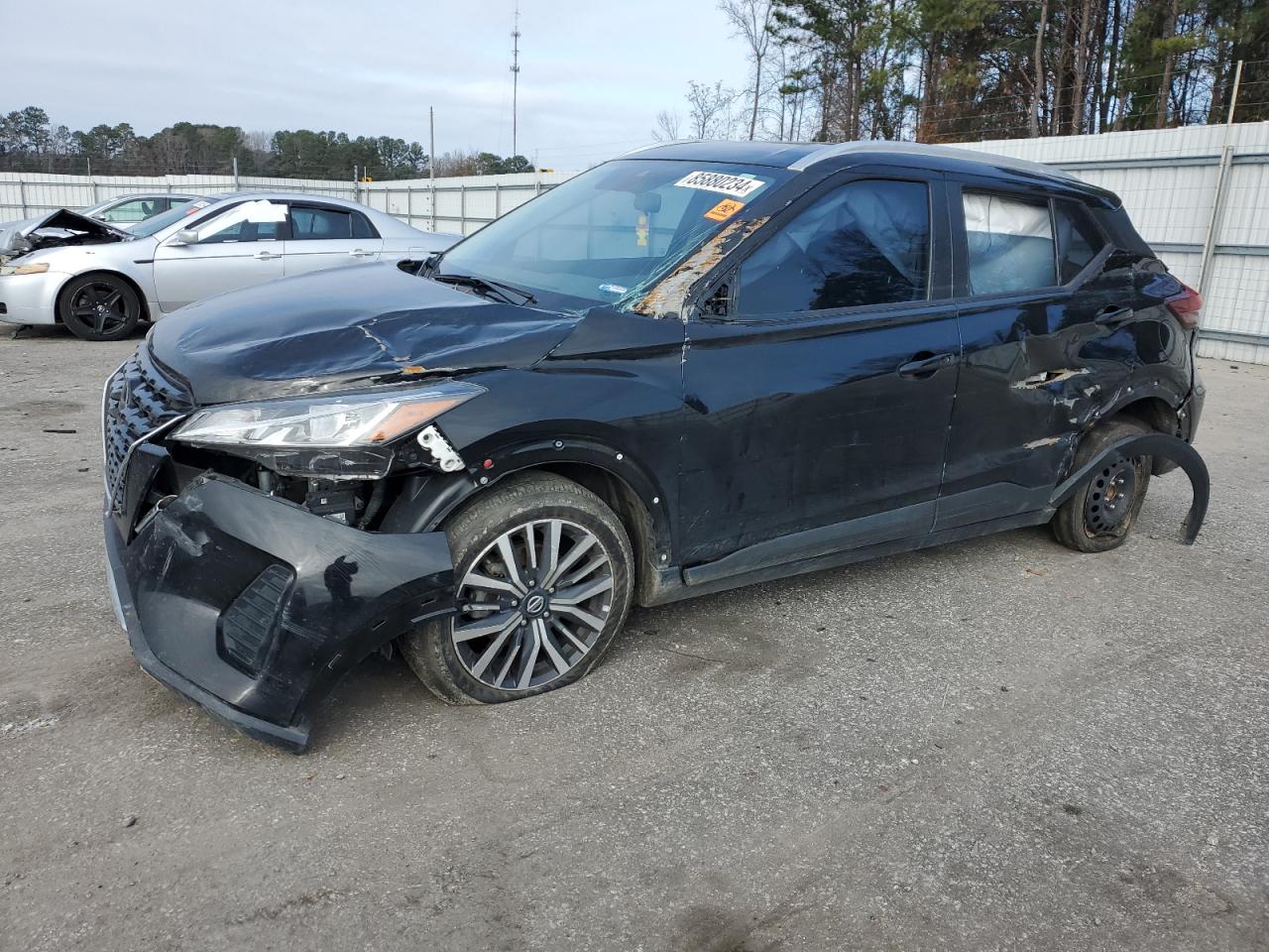  Salvage Nissan Kicks