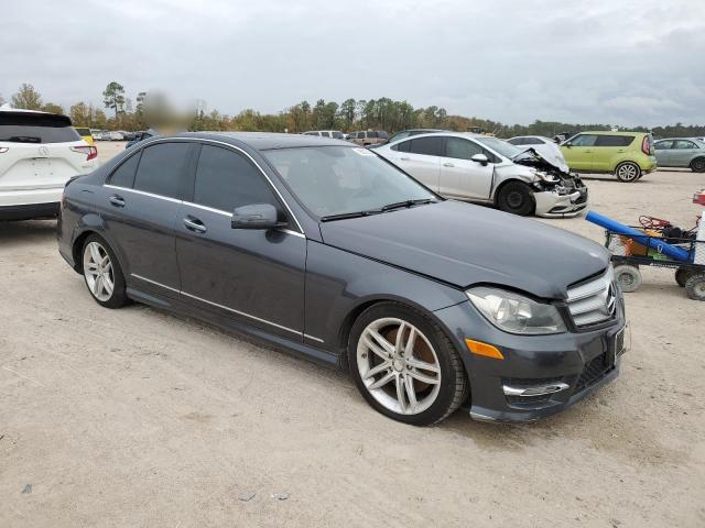 VIN WDDGF8AB7DR246322 2013 MERCEDES-BENZ C-CLASS no.4