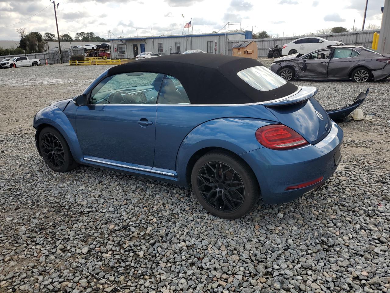 Lot #3025784322 2019 VOLKSWAGEN BEETLE S